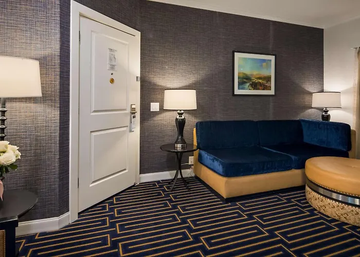 Best Western Plus Palm Court Hotel