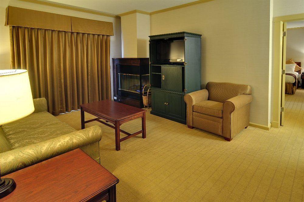 Western Palm Court Hotel Davis