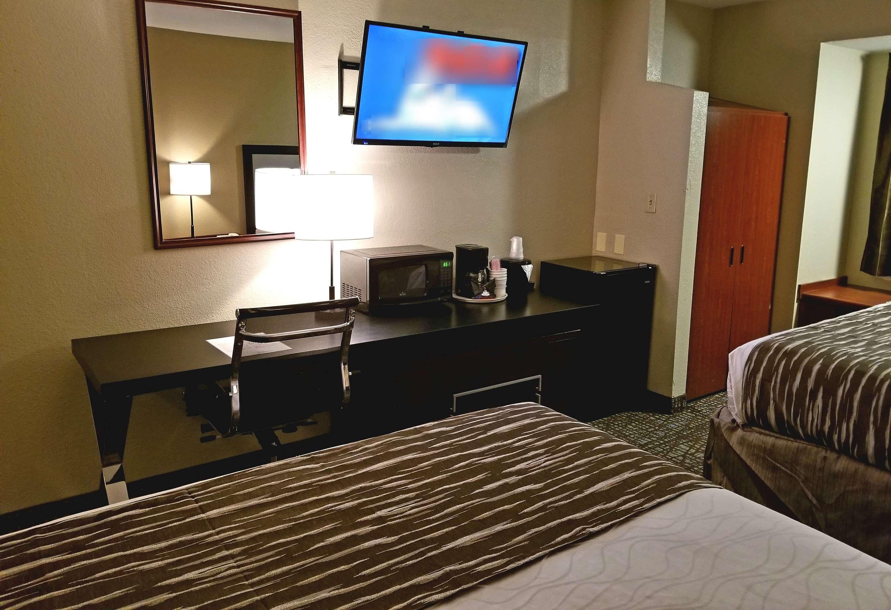 Western Palm Court 4*