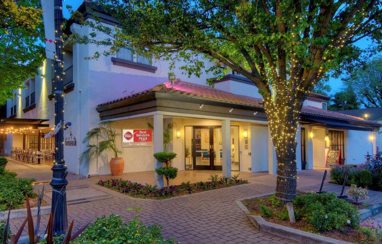 Western Palm Court Hotel 4*