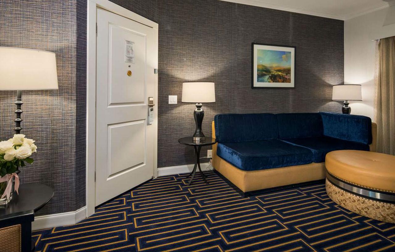 Western Palm Court 4*