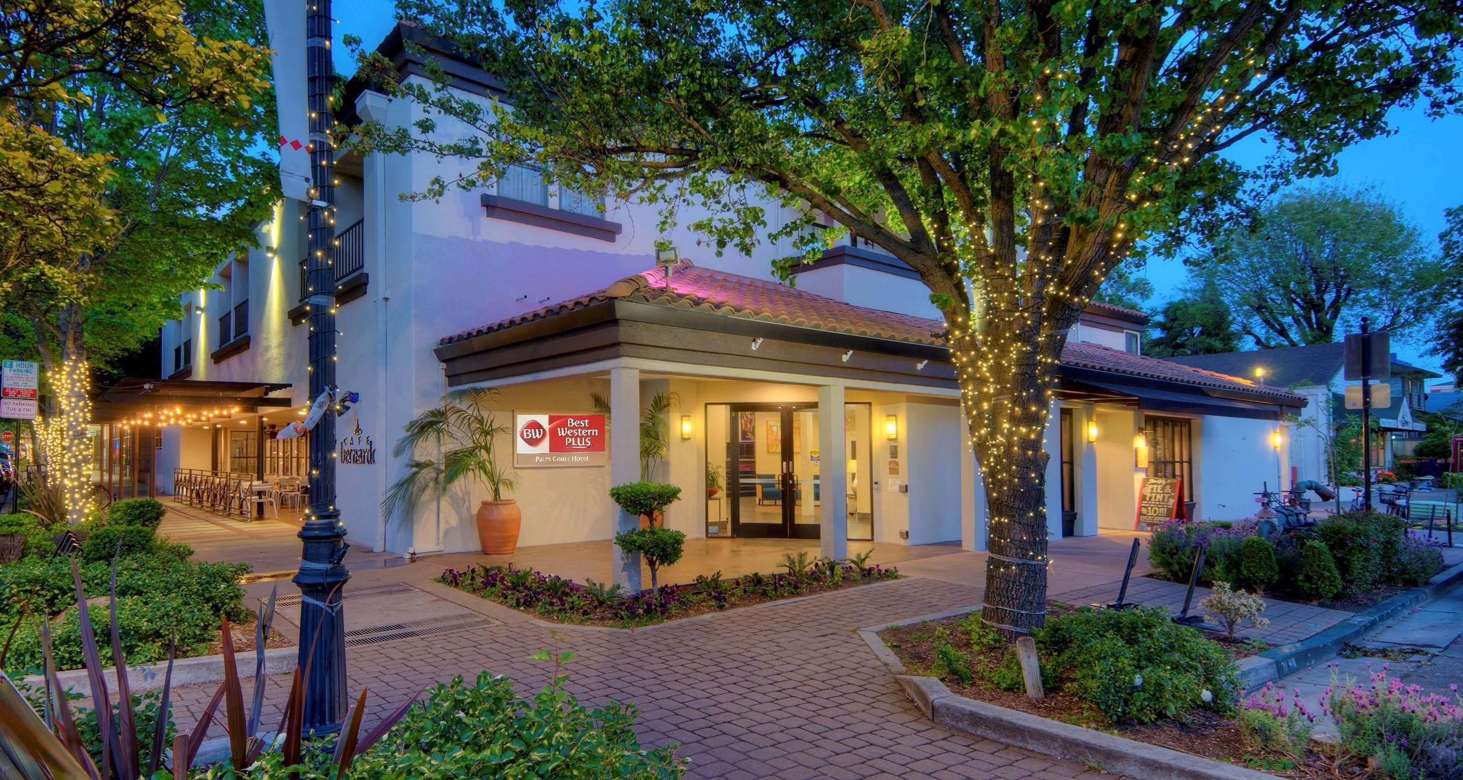 Western Palm Court Hotel