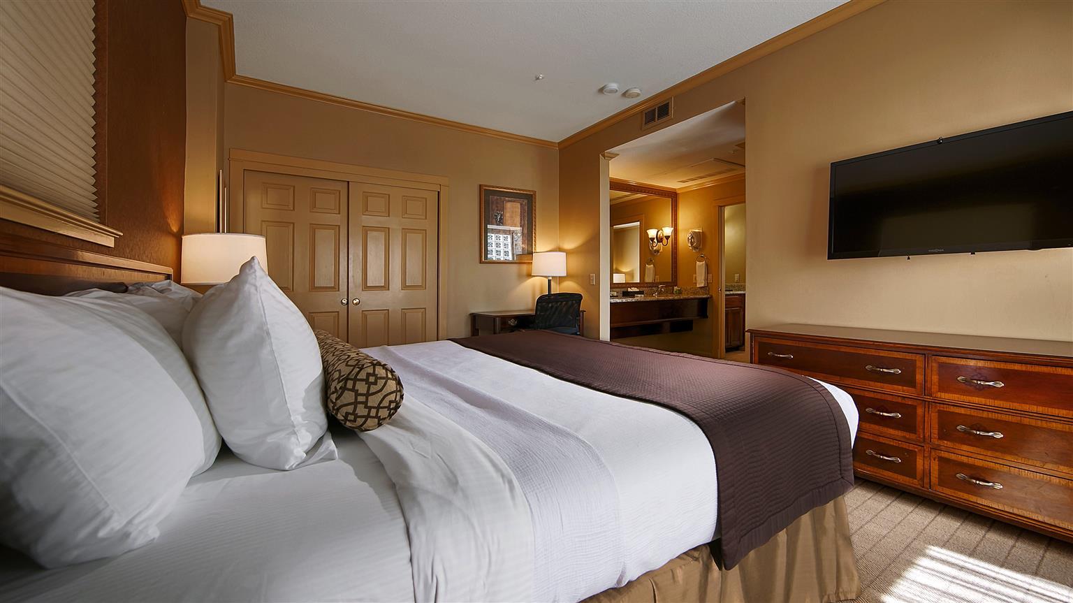 Western Palm Court Hotel Davis