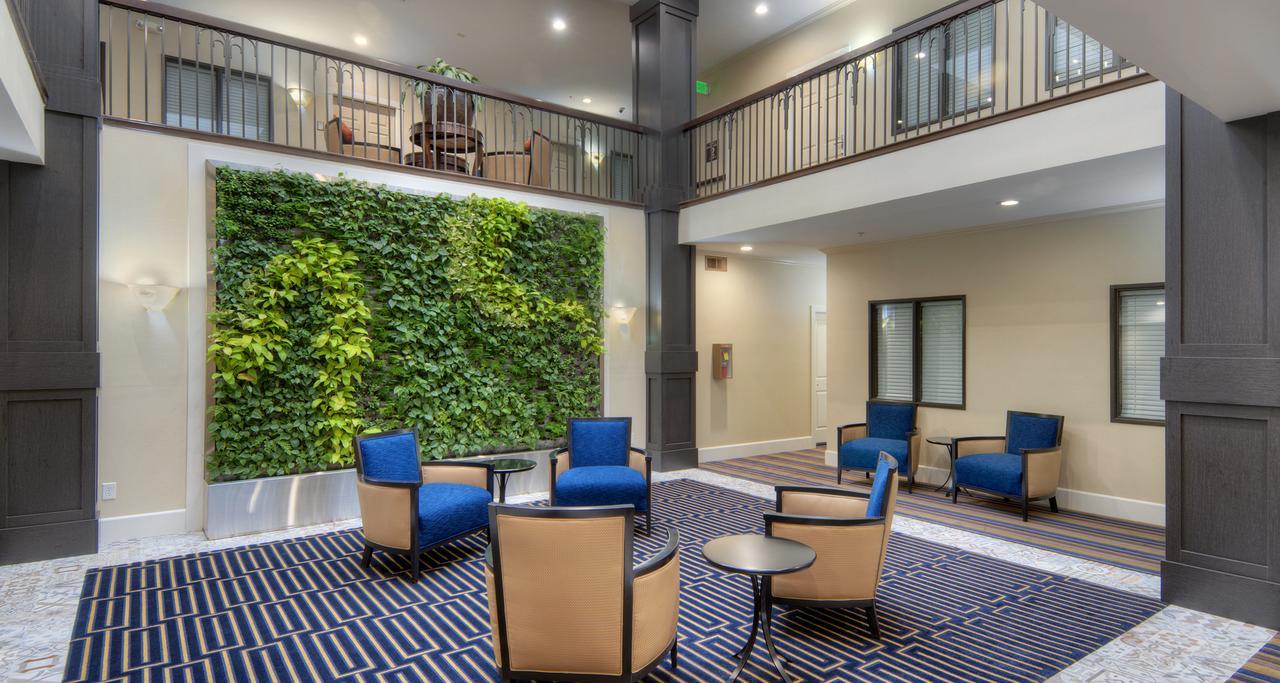 Western Palm Court Hotel