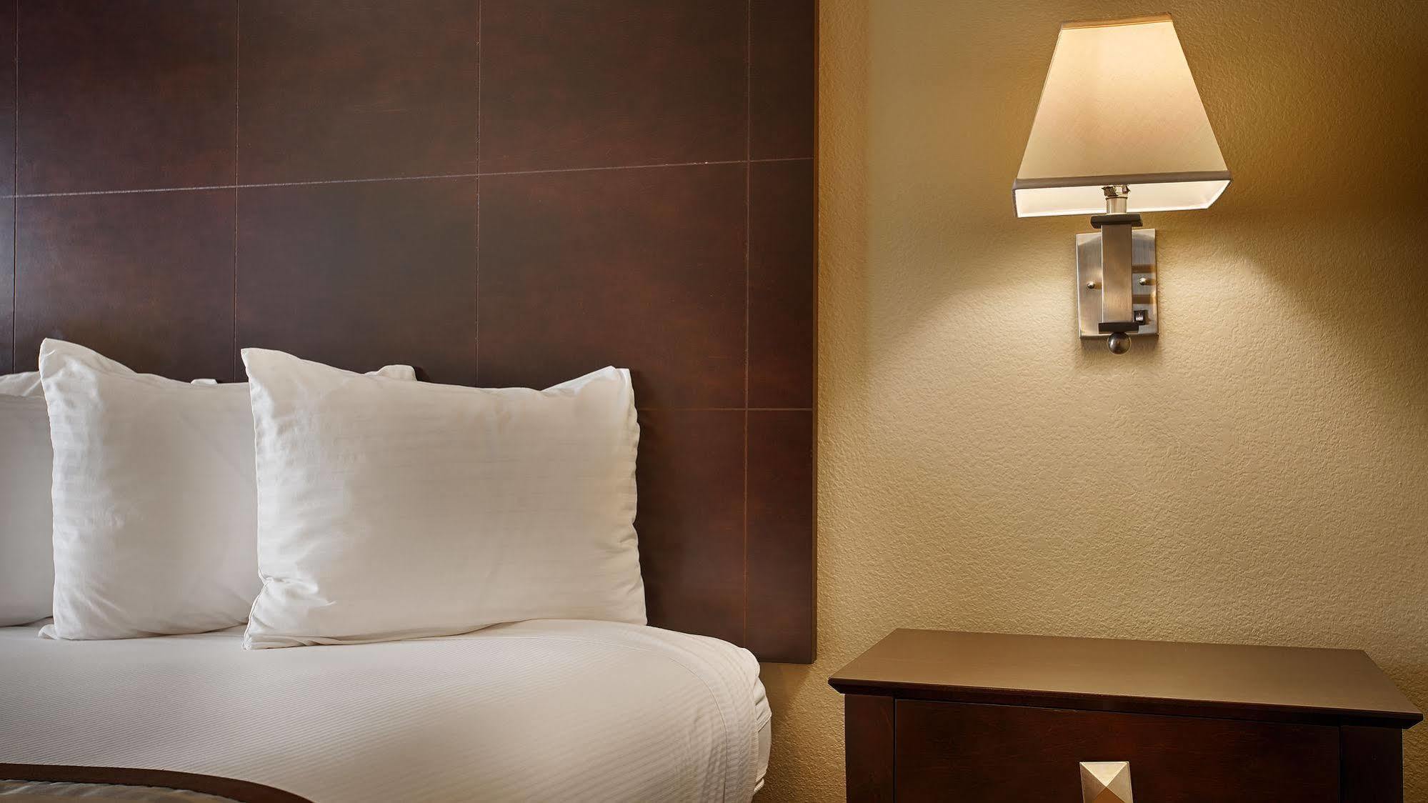 Western Palm Court Hotel